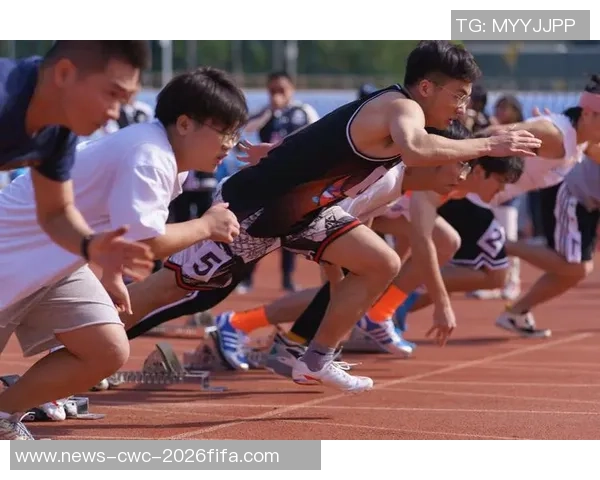 深圳大学足球队奋勇拼搏展现青春风采助力校园文化建设与体育发展