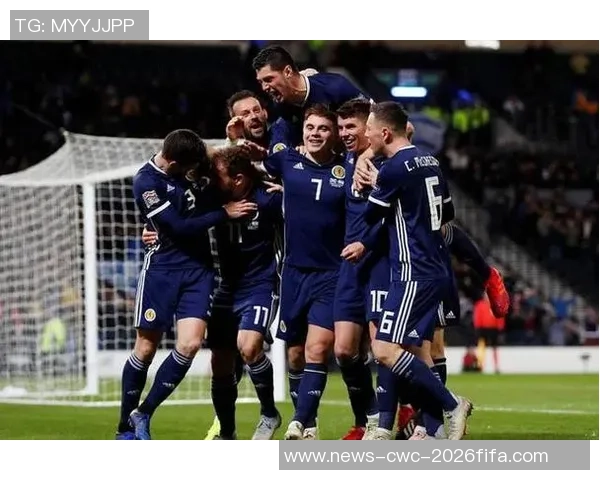 皇马足球包的魅力与实用性探讨，助你成为球场上的时尚先锋